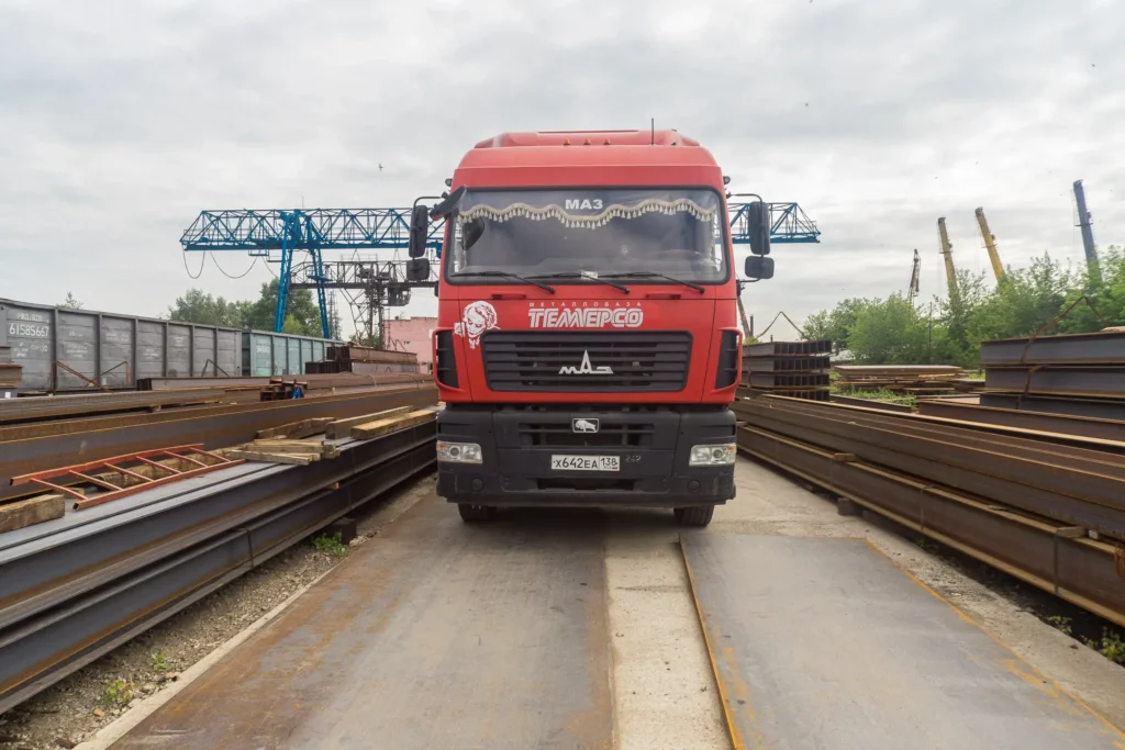 Квадрат металлический - доставка