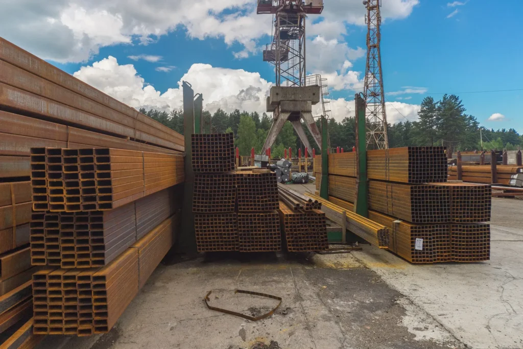 Труба профильная металлическая