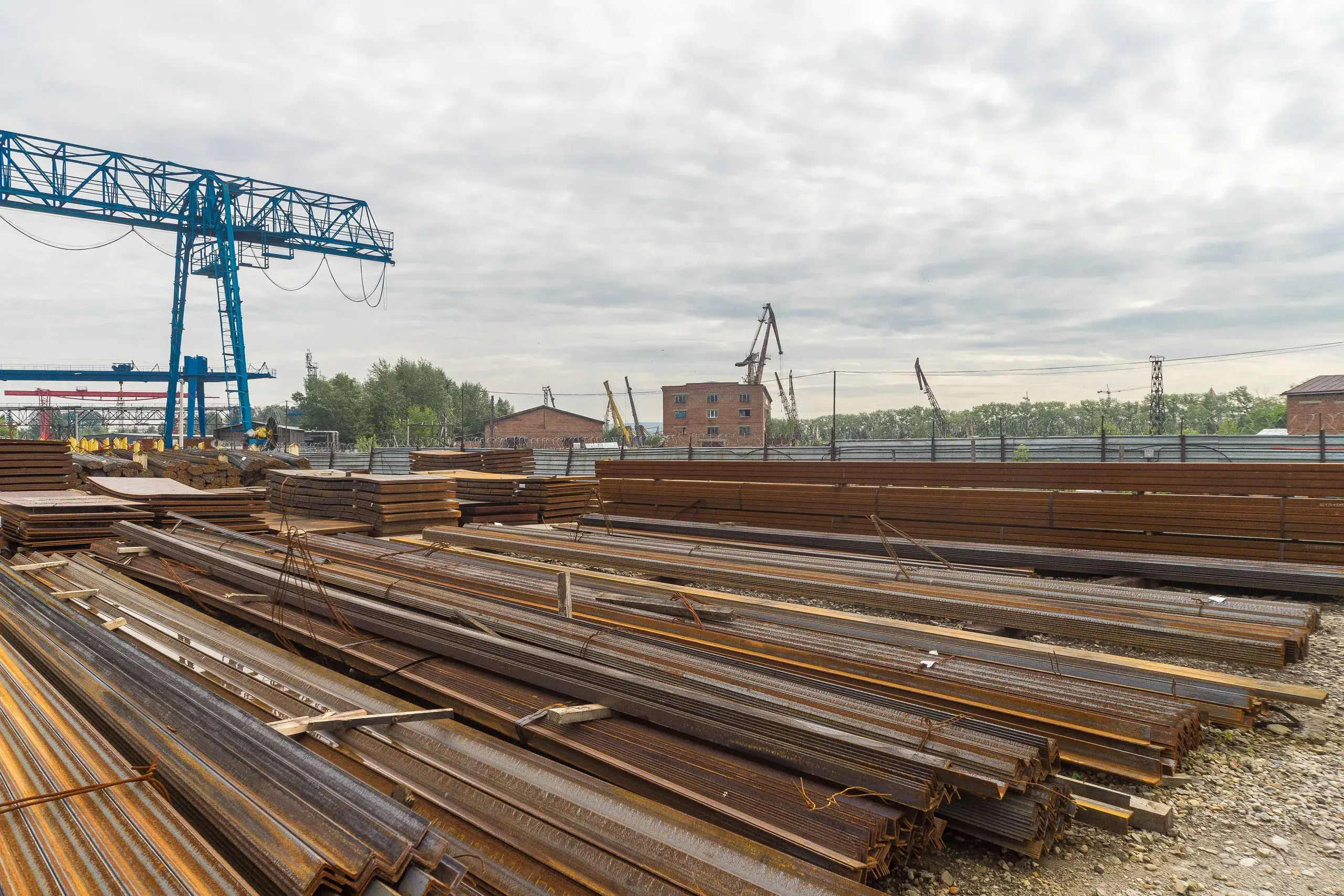 Уголок металлический купить в Иркутске