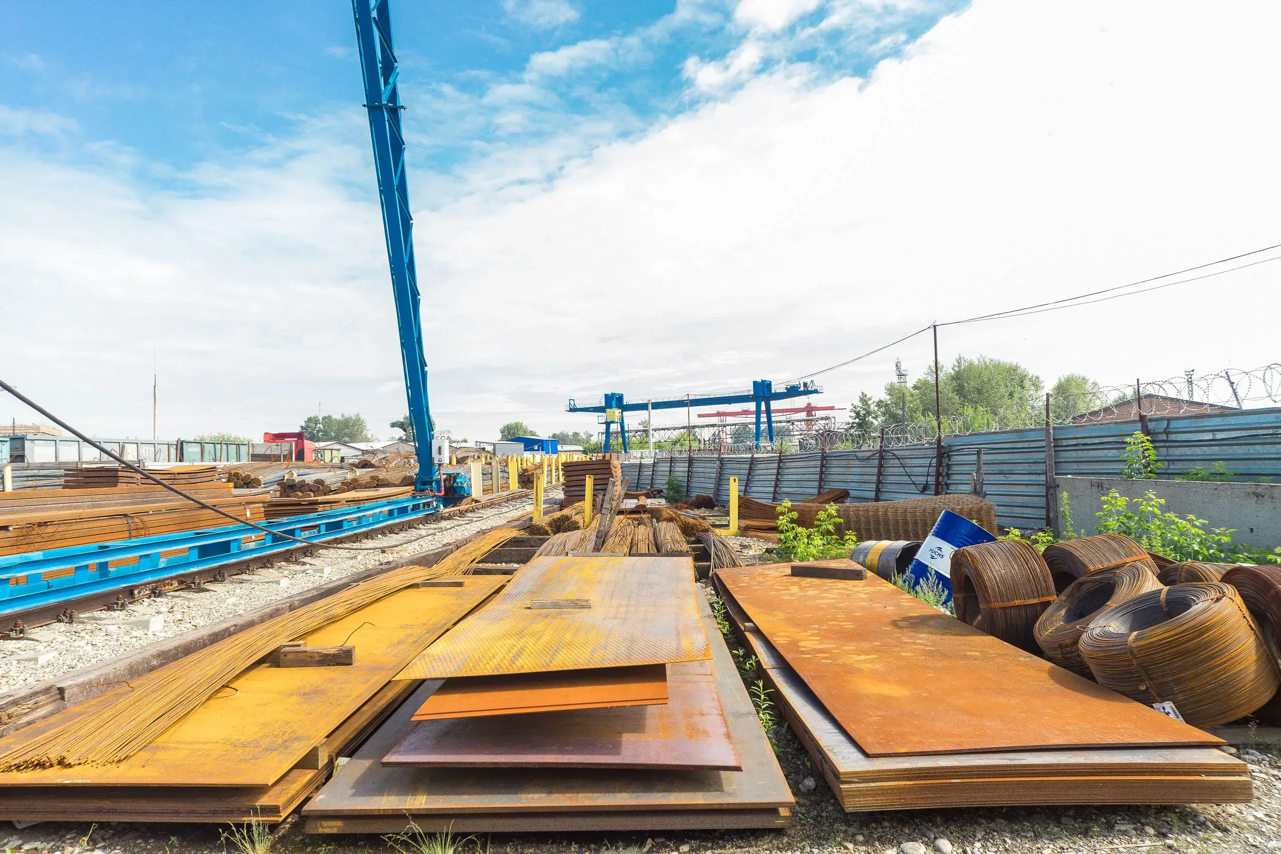 Лист рифлёный ст3сп/пс 67 500 рублей за тонну