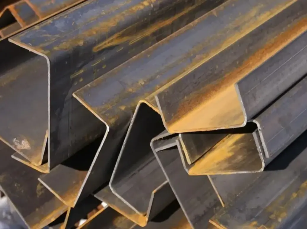 Швеллер гнутый по цене 81 500 рублей за тонну и бонус от нас