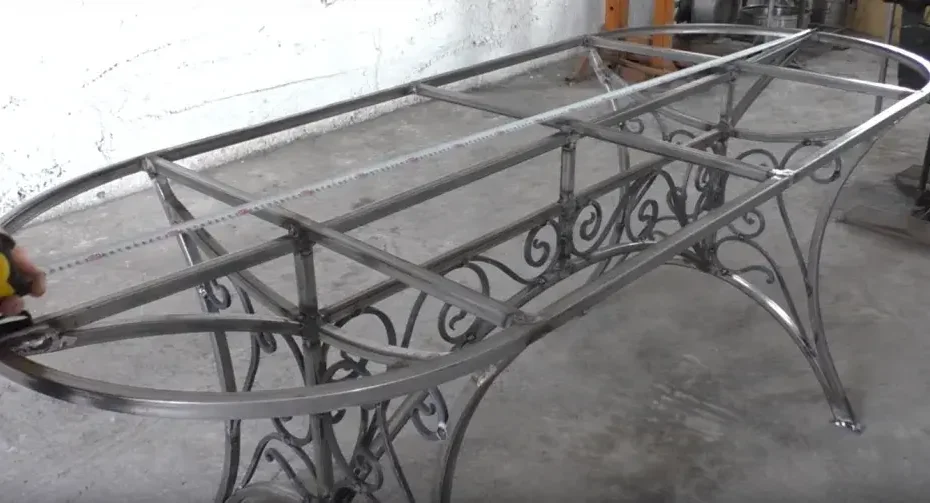 Труба профильная 40x20x1,5 мм купить за 94 рубля 1 метр