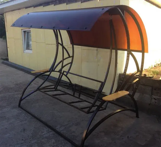 Труба профильная 40x25x2 мм 136 рублей за погонный метр