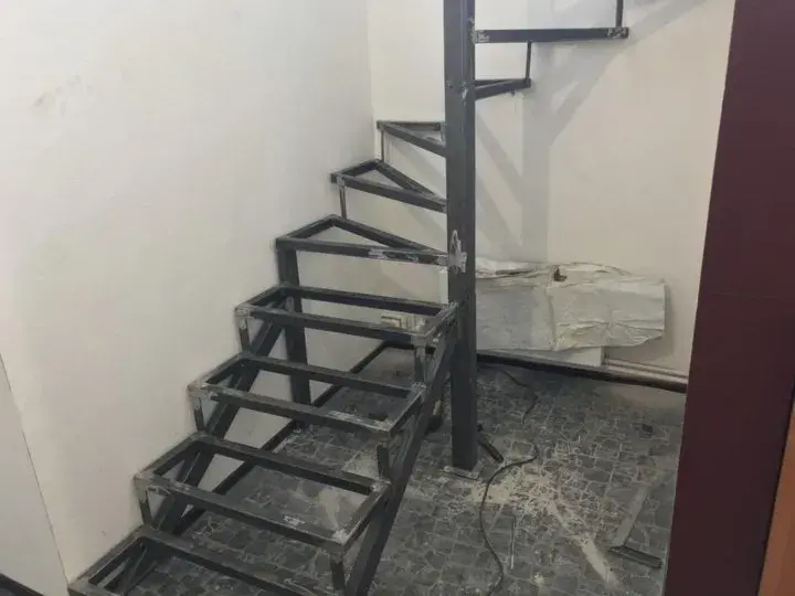 Труба профильная 40x40x3 мм по цене 220 рублей за 1 метр