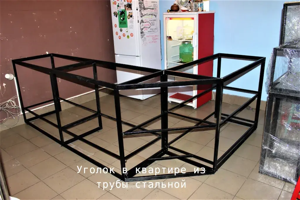 Уголок из трубы профильной