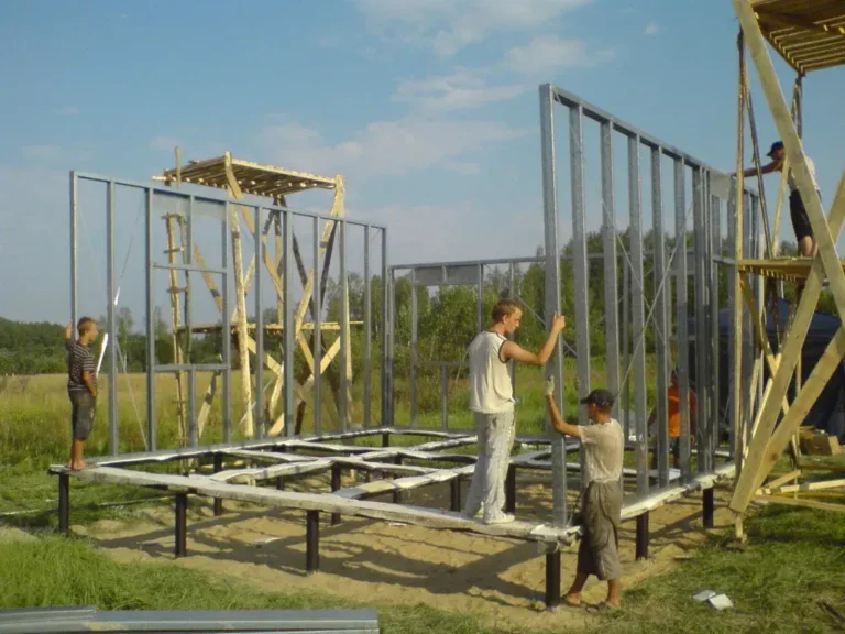 Труба профильная 120x80x3 мм по цене за 590 рублей 1 метр